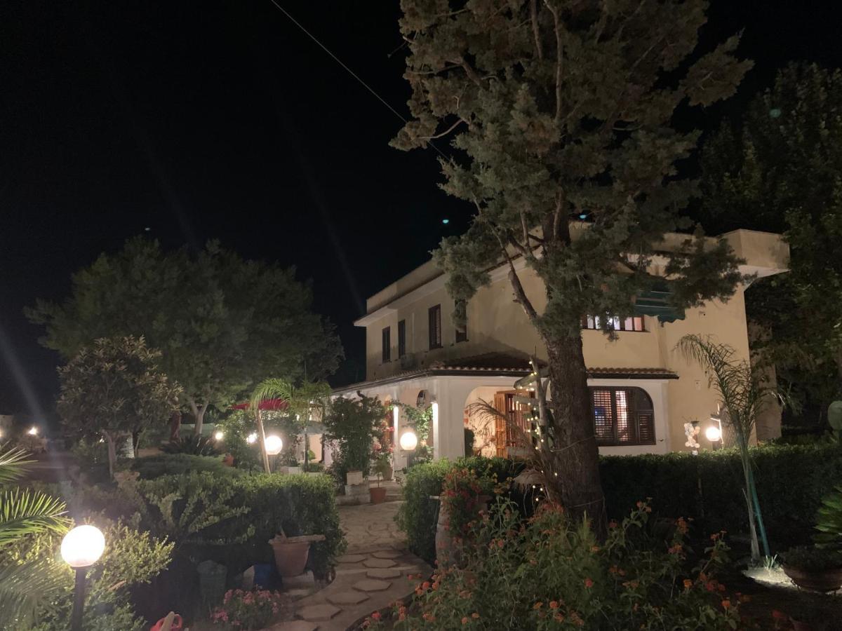 Villa Anna Guesthouse Brindisi Exteriör bild
