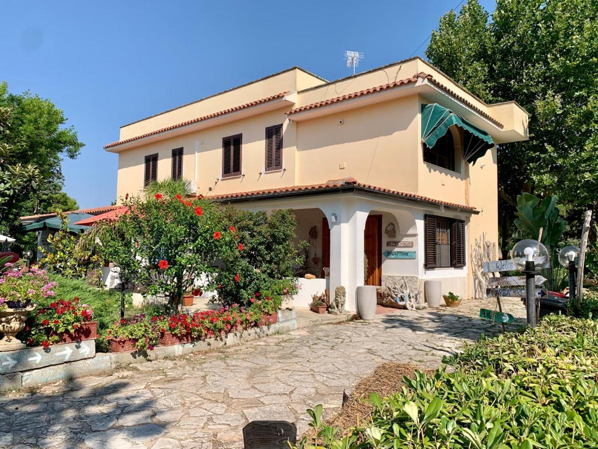 Villa Anna Guesthouse Brindisi Exteriör bild